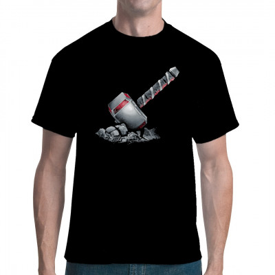Mit diesem Shirt könnt ihr euren Freunden zeigen, wo der Hammer hängt. Packt euch die Lieblingswaffe des nordischen Donnergottes und Comichelden auf die Brust. 
Motivgröße: 29x27cm
Motiv nur für schwarze Textilien geeignet